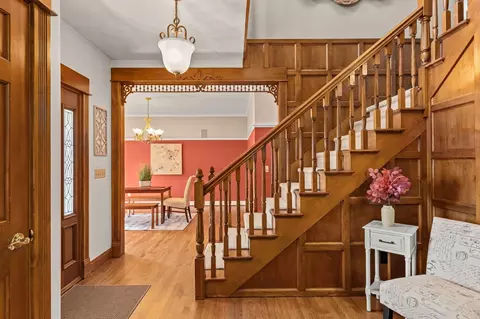 Entry Way - 808 E Mayfield Dr, Appleton, WI 54911 photo 3 of 6