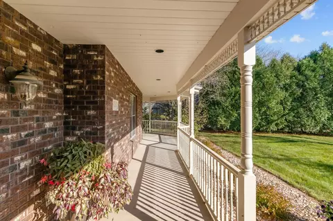 Exterior - 808 E Mayfield Dr, Appleton, WI 54911 photo 9 of 12