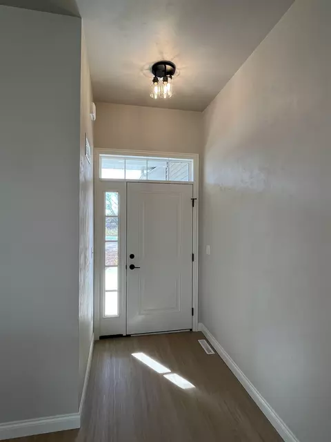 Entry Way - 852 W Nova Way, Appleton, WI 54913 photo 1 of 1