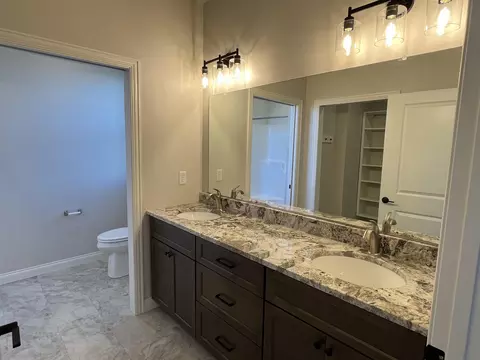 Bath - 852 W Nova Way, Appleton, WI 54913 photo 1 of 3