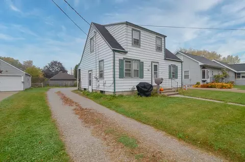 160 Gruenwald Ave, Neenah, WI 54956