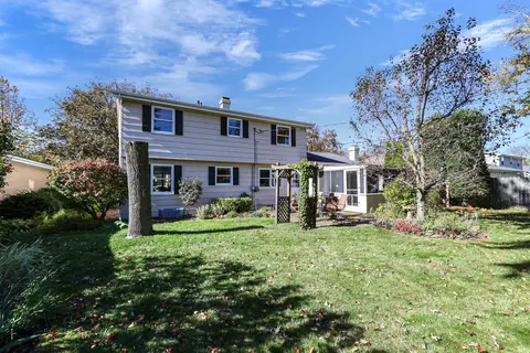 2524 Hillwood Ct, Appleton, WI 54911 | MLS# 50334725 | 68 Photos - Movoto
