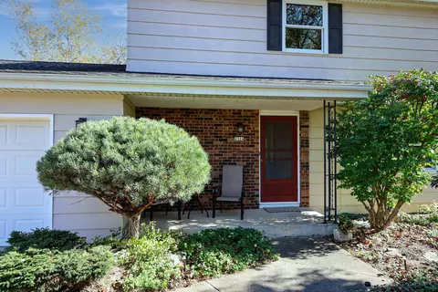 2524 Hillwood Ct, Appleton, WI 54911 | MLS# 50334725 | 68 Photos - Movoto