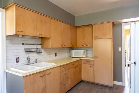 Kitchen - 1108 W Commercial St, Appleton, WI 54914 photo 4 of 5