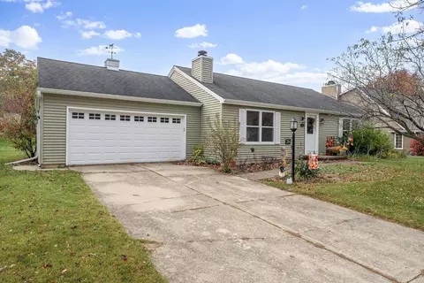 384 Windward Rd, Green Bay, WI 54302