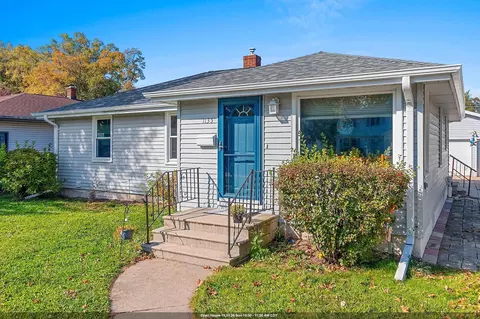 1135 N Locust St, Green Bay, WI 54303