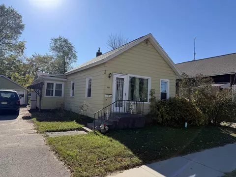 1133 Garfield Ave, Marinette, WI 54143