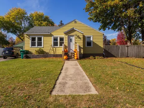 711 Coolidge St, Marinette, WI 54143