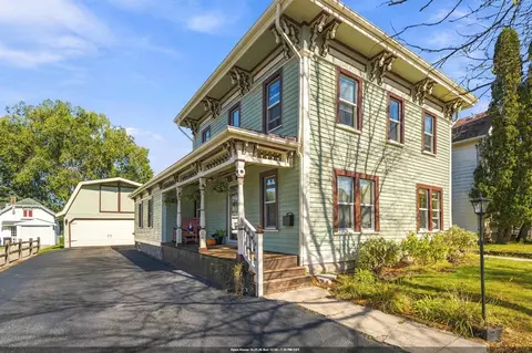 422 W 11th Ave, Oshkosh, WI 54902