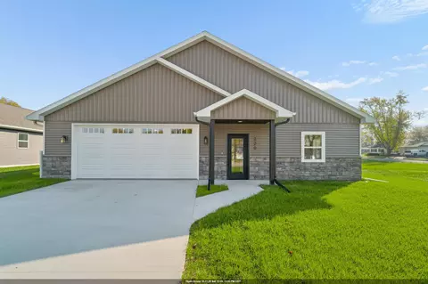 220 S Glenview Ave, Brillion, WI 54110