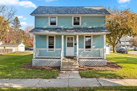 202 N Superior St, De Pere, WI 54115
