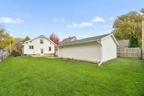 Exterior - 421 E Brewster St, Appleton, WI 54911 photo 5 of 7