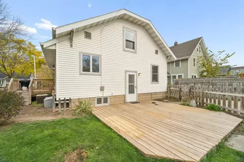 Exterior - 421 E Brewster St, Appleton, WI 54911 photo 2 of 7