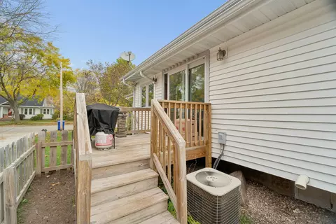 Exterior - 421 E Brewster St, Appleton, WI 54911 photo 7 of 7