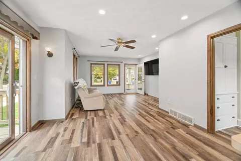 Living - 421 E Brewster St, Appleton, WI 54911 photo 3 of 4