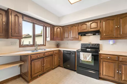 Kitchen - 421 E Brewster St, Appleton, WI 54911 photo 3 of 4