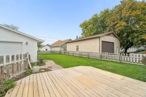 Exterior - 421 E Brewster St, Appleton, WI 54911 photo 4 of 7