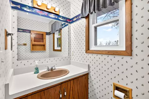 Bath - w4401 Pine Grove Road, Appleton, WI 54913 photo 2 of 3