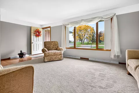 Living - w4401 Pine Grove Road, Appleton, WI 54913 photo 1 of 5