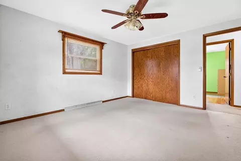 Bedroom - w4401 Pine Grove Road, Appleton, WI 54913 photo 2 of 6