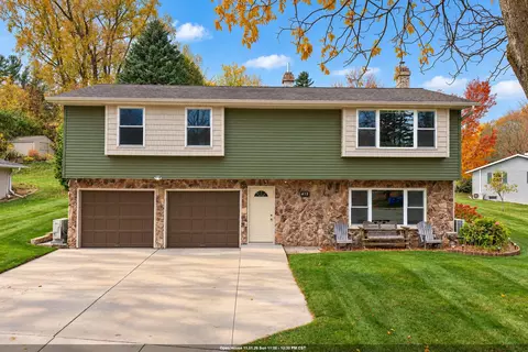 242 Michelle Ct, Green Bay, WI 54302