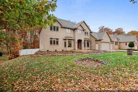 2883 Shelter Creek Ct, Green Bay, WI 54313