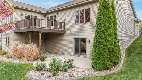 Exterior - 5331 N Haymeadow Ave, Appleton, WI 54913 photo 5 of 10
