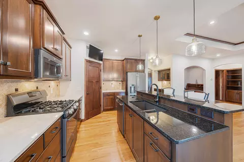 Kitchen - 5331 N Haymeadow Ave, Appleton, WI 54913 photo 2 of 5