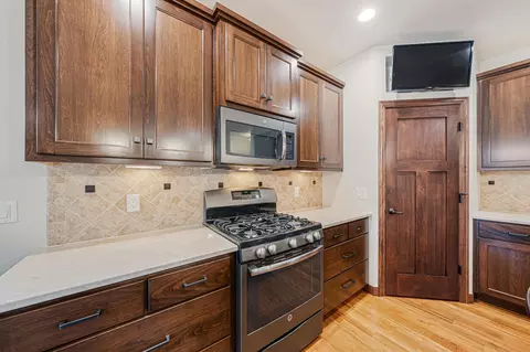 Kitchen - 5331 N Haymeadow Ave, Appleton, WI 54913 photo 5 of 5