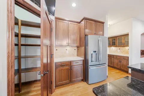 Kitchen - 5331 N Haymeadow Ave, Appleton, WI 54913 photo 3 of 5