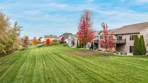 Exterior - 5331 N Haymeadow Ave, Appleton, WI 54913 photo 7 of 10
