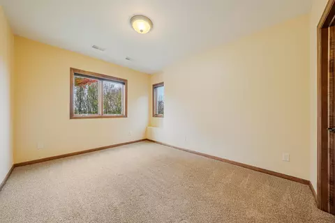 Bedroom - 5331 N Haymeadow Ave, Appleton, WI 54913 photo 7 of 9