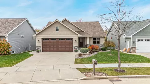 Exterior - 5331 N Haymeadow Ave, Appleton, WI 54913 photo 10 of 10