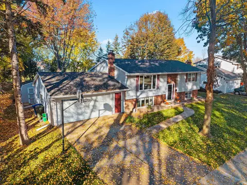 918 St Marys St, De Pere, WI 54115