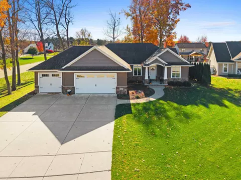 2142 Palmer Ct, Green Bay, WI 54311