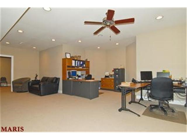 1005 Stonecastle Dr, O'fallon, MO 63366 photo 25