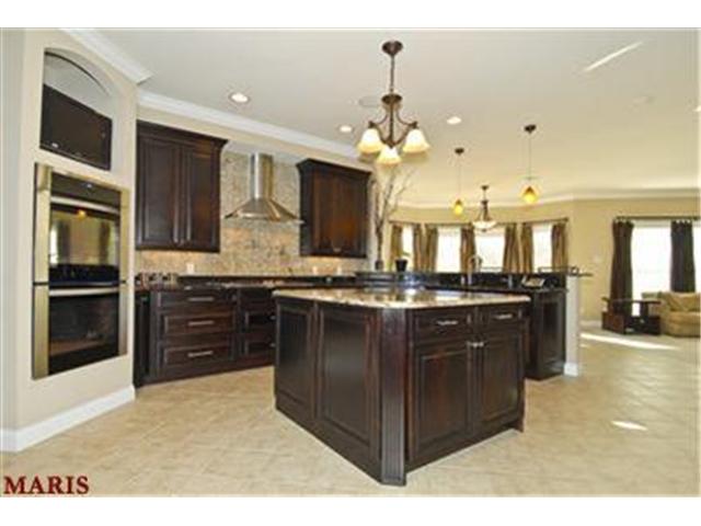 1005 Stonecastle Dr, O'fallon, MO 63366 photo 9