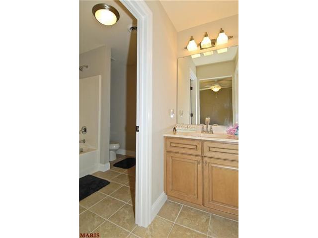 1005 Stonecastle Dr, O'fallon, MO 63366 photo 21