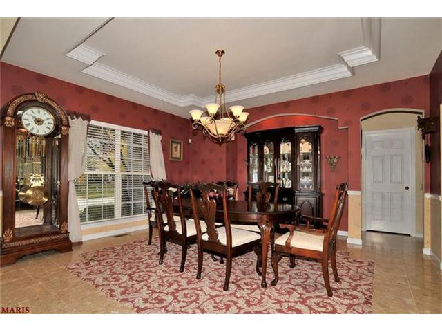 585 Legends View Dr, Eureka, MO 63025 photo 5