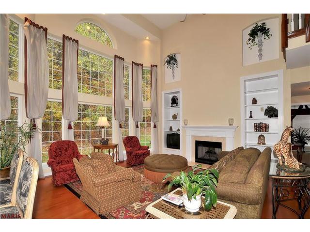 585 Legends View Dr, Eureka, MO 63025 photo 9