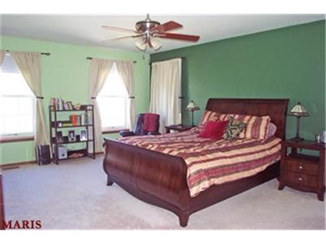 746 Arbor Ridge Ct, Ballwin, MO 63021 photo 13