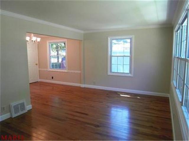 10220 Surf Dr, Saint Louis, MO 63137 photo 3