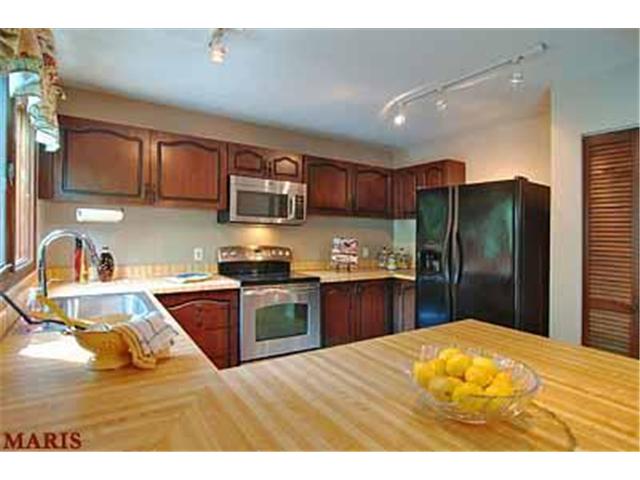1541 Autumn Leaf Dr, Ballwin, MO 63021 photo 8