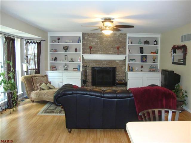 524 Wetherby Terrace Dr, Ballwin, MO 63021 photo 3