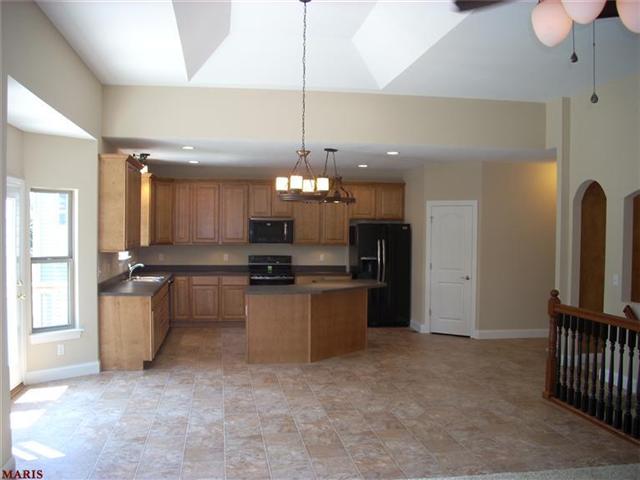 22 Hawthorne Ct, O'fallon, MO 63366 photo 4