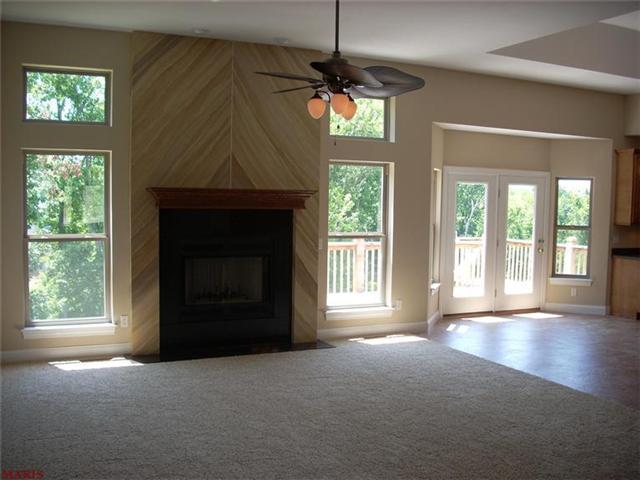 22 Hawthorne Ct, O'fallon, MO 63366 photo 2