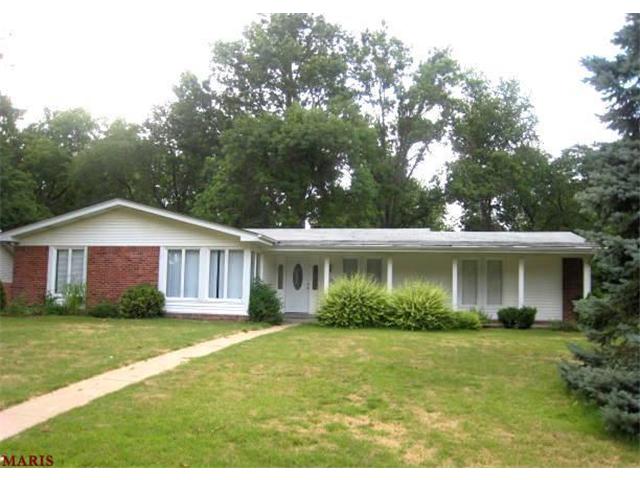 447 Brooktree Dr, Ballwin, MO 63011 photo 1