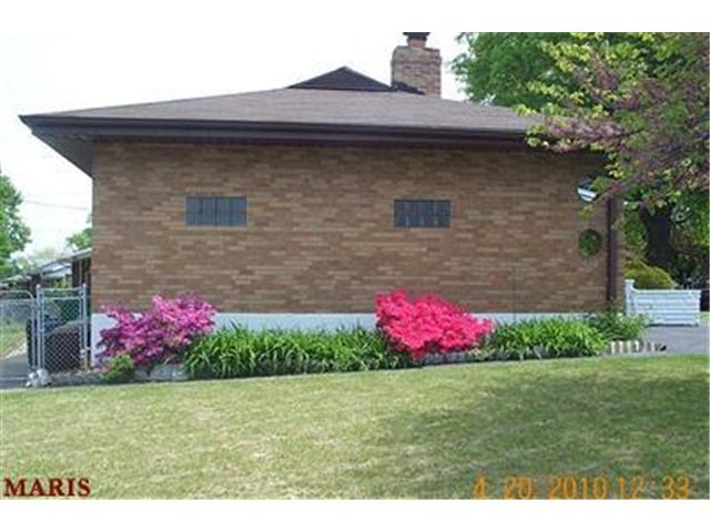 1261 Edgewater Dr, Saint Louis, MO 63137 photo 18
