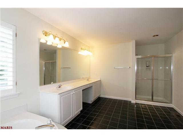 809 Castle Forest Ct, Ballwin, MO 63021 photo 17