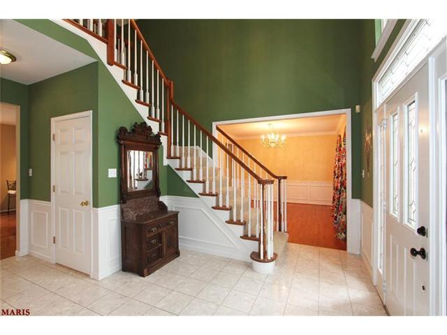 809 Castle Forest Ct, Ballwin, MO 63021 photo 3
